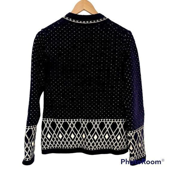 Brooks Brothers Traditional Lambswool Cardigan. - Picture 6 of 7